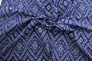  Robert Allen© Strie Ikat in Ultramarine is a luxurious jacquard double cloth, featuring a reversible geometric ikat design. The rich ultramarine and off white colors adds a timeless elegance, while its 55,000 double rubs provide exceptional durability.  Perfect for window treatments (draperies, valances, curtains, and swags), light upholstery, bed skirts, duvet covers, pillow shams and accent pillows.  