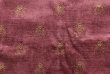 Load image into Gallery viewer,  This velvet features  a bee design in gold against a mauve background . 
